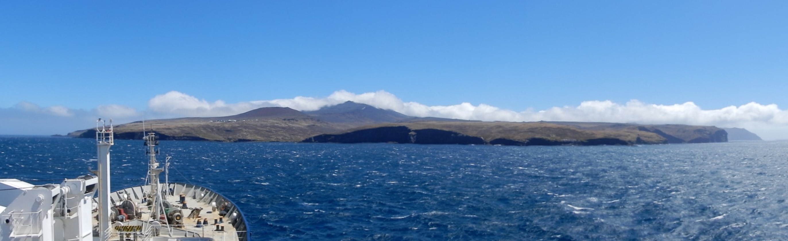 Base Alfred Faure (gauche), île de La Possession, archipel de
Crozet.