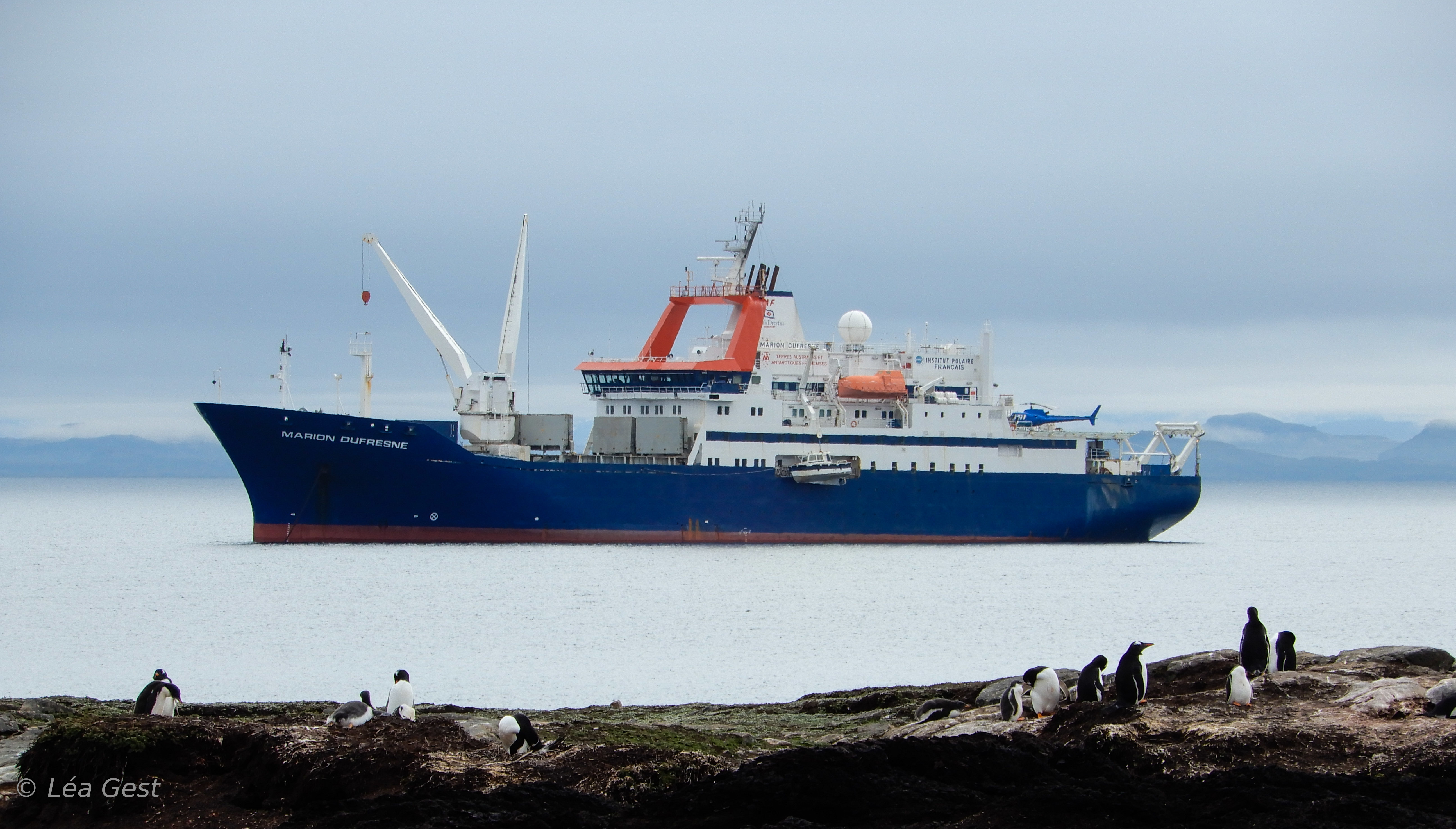 Le Marion Dufresne dans le Golf du Morbihan, îles Kerguelen, novembre
2017.
